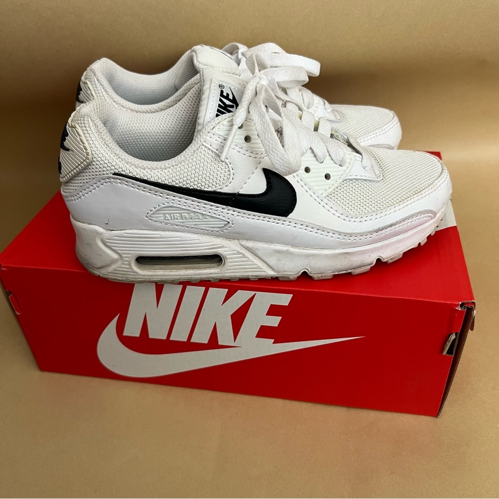 Nike Air Max 90 White Black Leather Mesh Low Top Sneakers Women’s 5 - Picture 2 of 11
